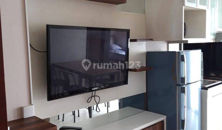 Royal Mediterania Garden, 2 BR Furnished Lantai Sedang 1