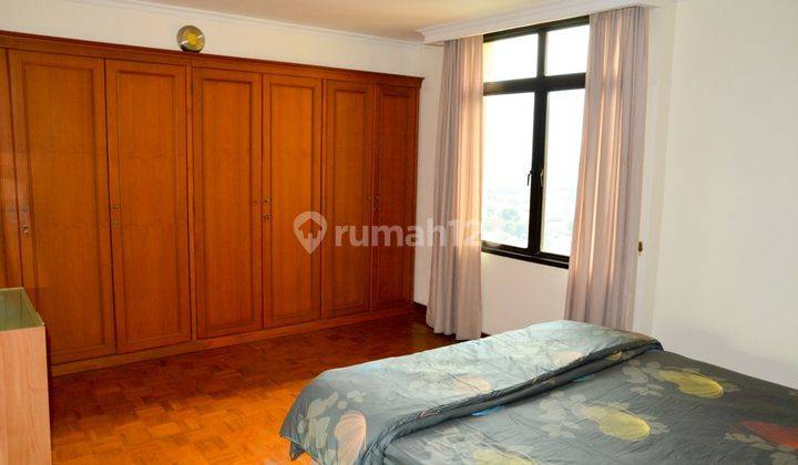 Apartement 2 BR yg terawat view s.poll di lantai 3 dgn harga damai. Lokasi strategis 2