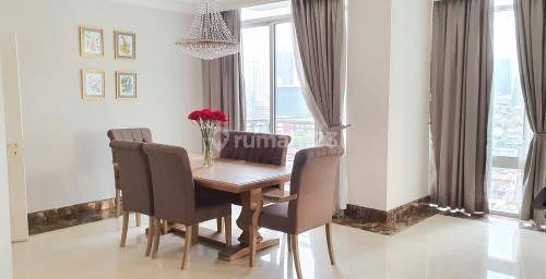 Apartemen Four Seasons, 3BR, 195sqm 2