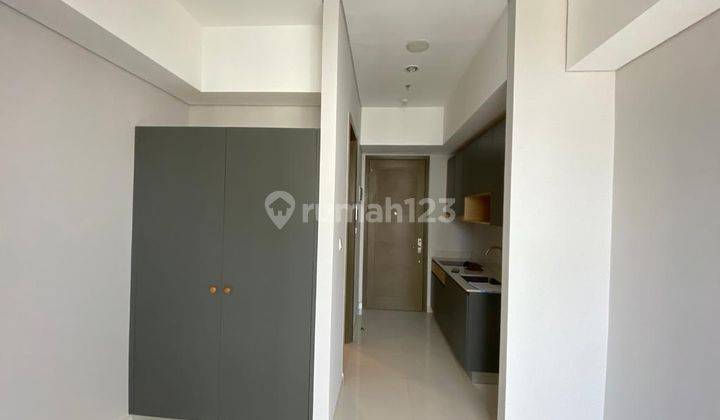 Taman Anggrek Residences Studio Semi Furnished Lantai Tinggi, View City, Taman Anggrek, Jakarta Barat 2