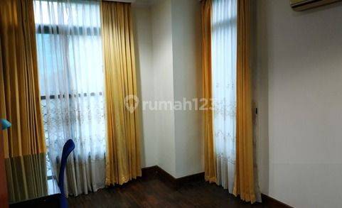 Kondominium Graha Family Tower Prima B Lanti 3 View City Kondisi Furnished LB 168 m² KT 4 KM 3 2