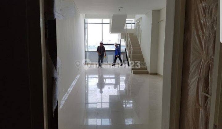 OFFICE APARTEMEN SOHO SKY SUITE SAMATOR BEST LOCATION & VIEWS 2