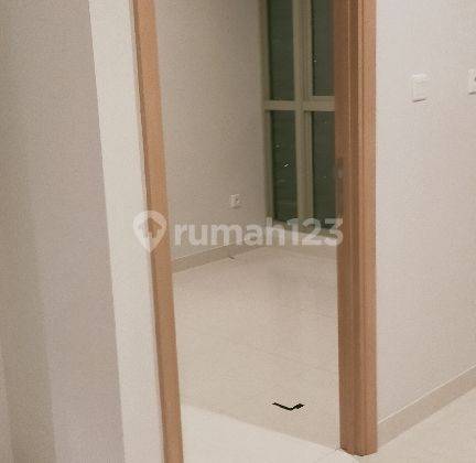 Semi furnish apartemen Taman Anggrek Residences Jakarta Barat 1