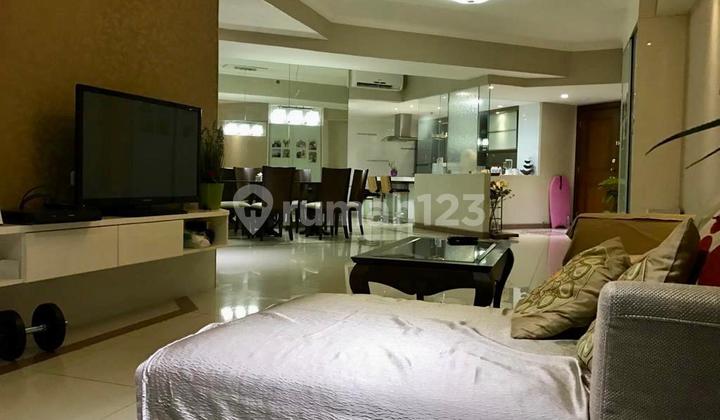 Modern Minimalist, 3BR+1 (146 m2), Full Furnished Bagus, 150 Juta/Tahun, Taman Anggrek, Jakarta Barat 2