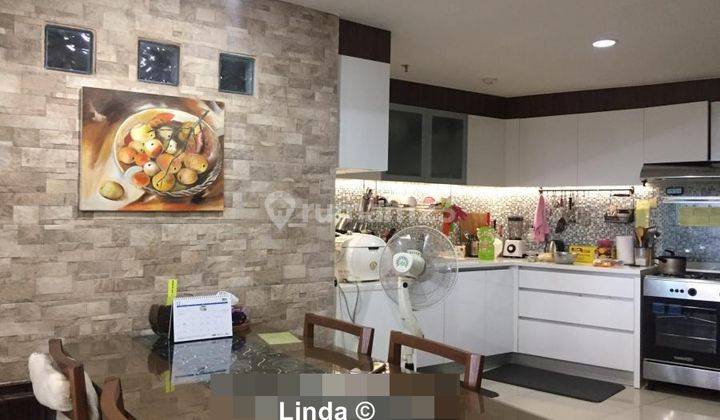 Apartemen sherwood 3BR semi furnished pool view 1