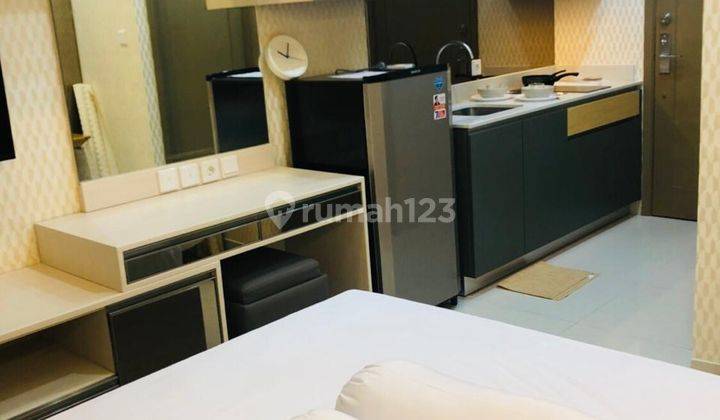 Taman Anggrek Residences, Studio Fully Furnished Lantai Sedang View Pool, Taman Anggrek, Jakarta Barat. 2