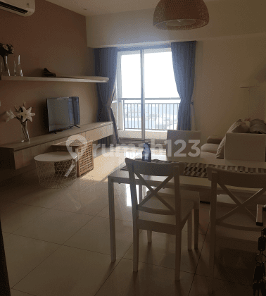 apartemen full furnished minimalis, rapi, mtown signature 1