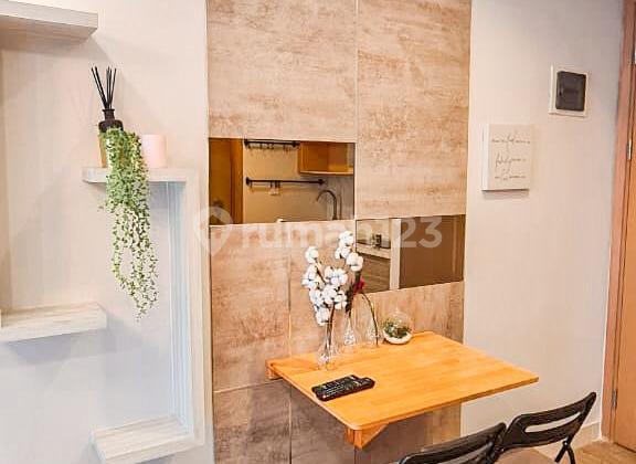 Taman Anggrek Residences, 1BR Fully Furnished Lantai sedang View Pool, Taman Anggrek, Jakarta Barat. 2