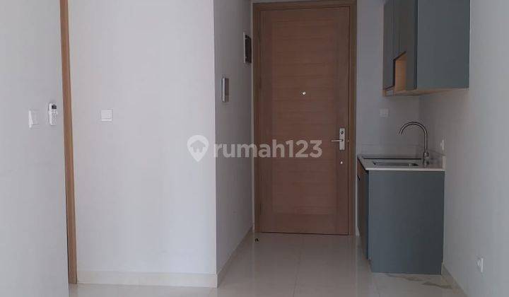 Harga BU, Taman Anggrek Residences, Suite 1BR Semi Furnished Lantai Sedang View Pool, Taman Anggrek, Jakarta Barat 1