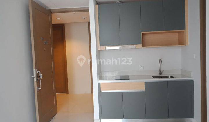 Harga BU, Taman Anggrek Residences, Suite 1BR Semi Furnished Lantai Sedang View Pool, Taman Anggrek, Jakarta Barat 2