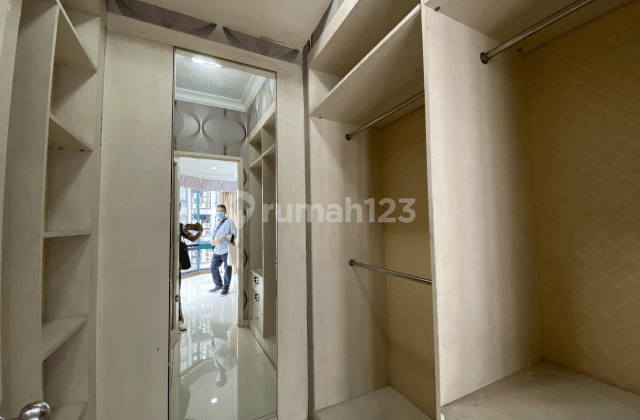 Kondominium Taman Anggrek 3 BR Semi Furnished 2