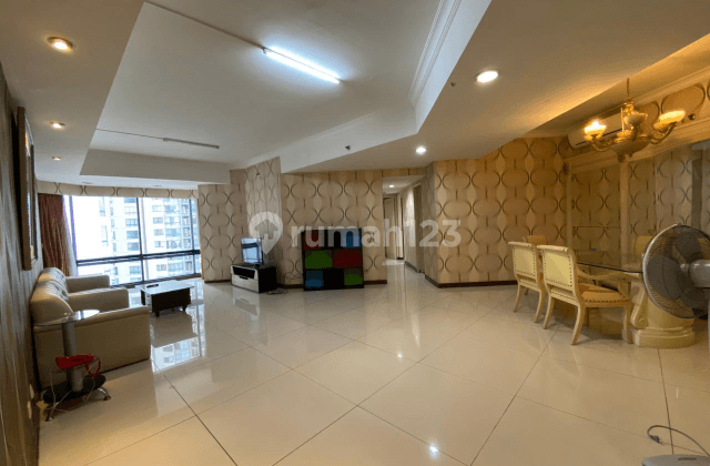 Kondominium Taman Anggrek 3 BR Semi Furnished 1