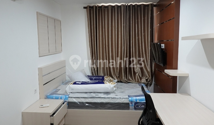 Disewakan Apartemen Gallery  West Residances 2 Bed Room Full Furnish Siap Huni