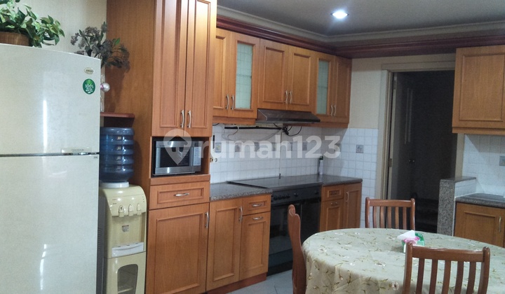 Apartemen Permata Senayan, 3+1 BR, 125 sqm, Strategis, Furnished