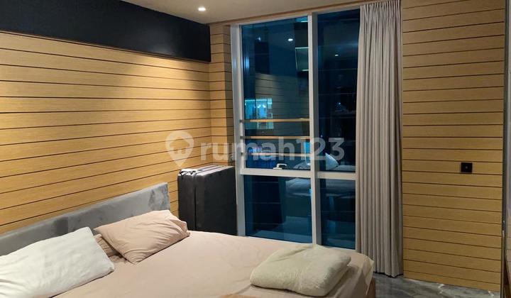 Regatta apartment, 206 sqm, MM tower, mid floor, neat.