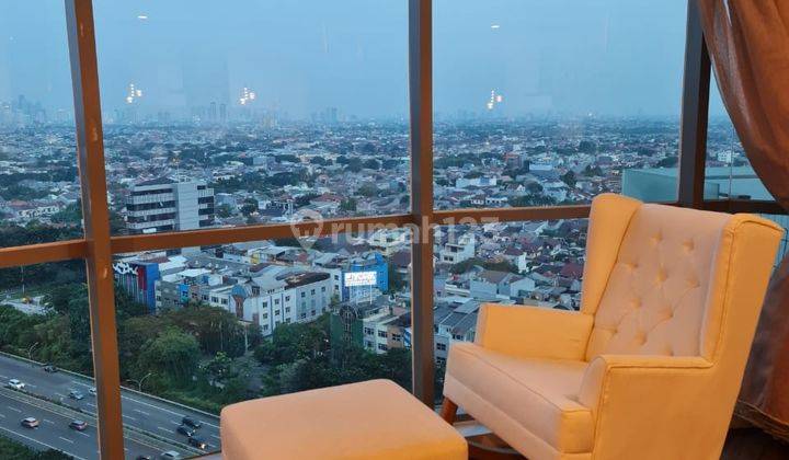 Presidential Suite lt 28 hoek timur view city 1