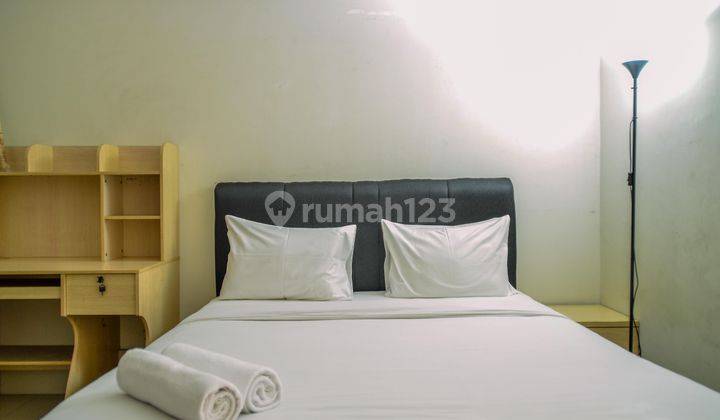 Studio Furnished Apartemen Habitat By Travelio 2