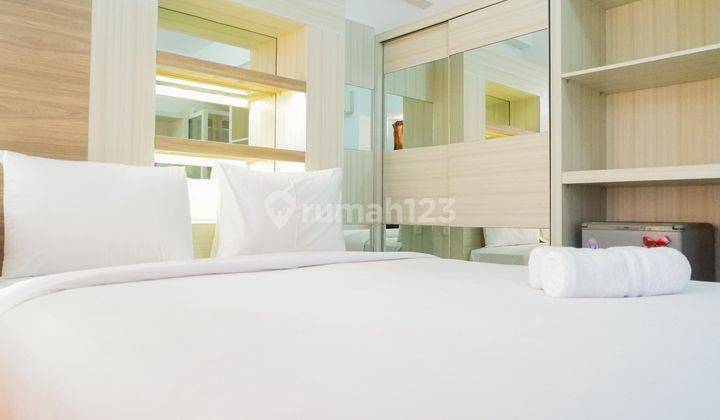 Studio 1br Furnished Apartemen Metropolis By Travelio 2