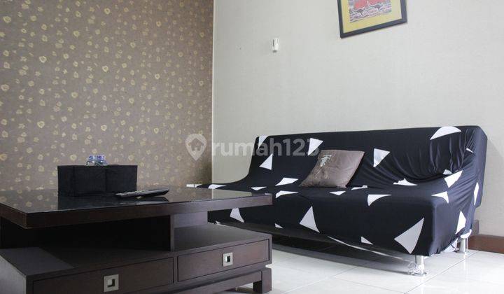 Studio 2br Furnished Apartemen Majesty By Travelio 2