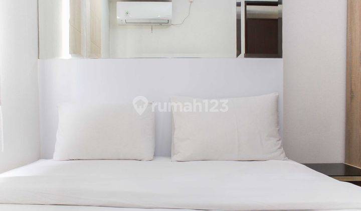 Studio 2br Furnished And Unfurnished Apartemen Lagoon By Travelio 2