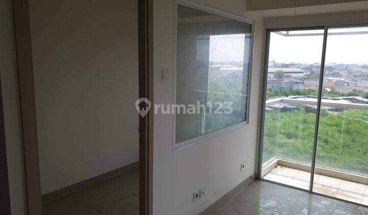 Apartemen Baru Hoek Siap Huni View Kolam Renang 1