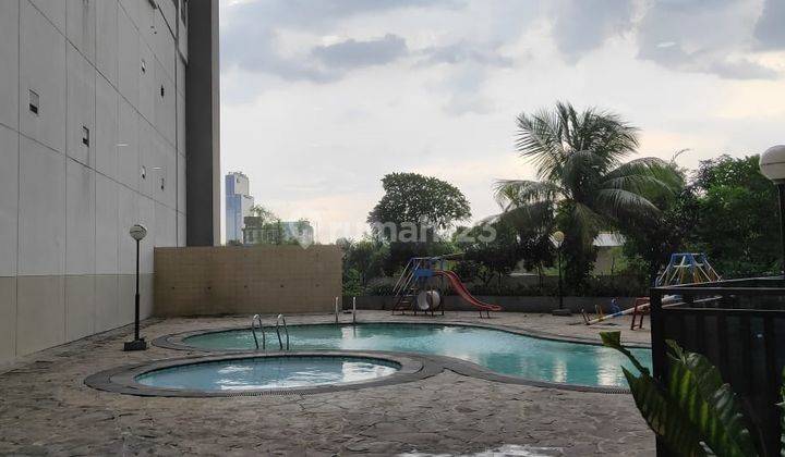 Apartemen Menara Kebon Jeruk, lantai atas, lokasi strategis dekat Kampus Esa Unggul 2