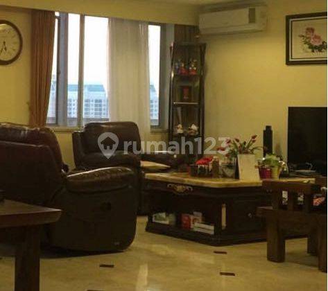 Penthouse Apartemen The Park Residence Paladian 1