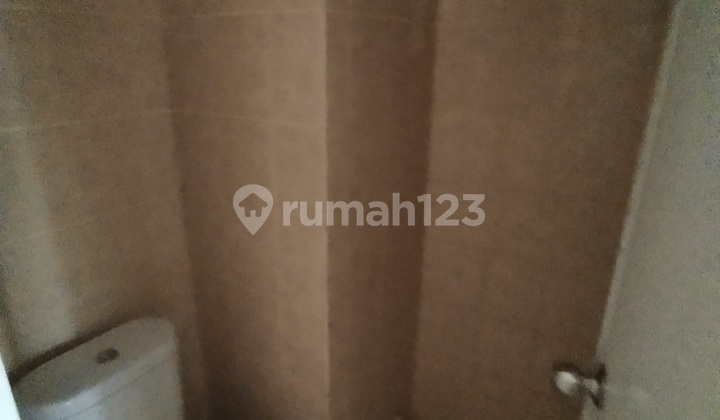 Apt Greenlake Studio 6bln Or Perthn.furnish Or Non Furnish. 2