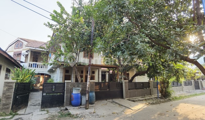 Main House with 16-room boarding house in Karawang, Karang Indah Housing Complex