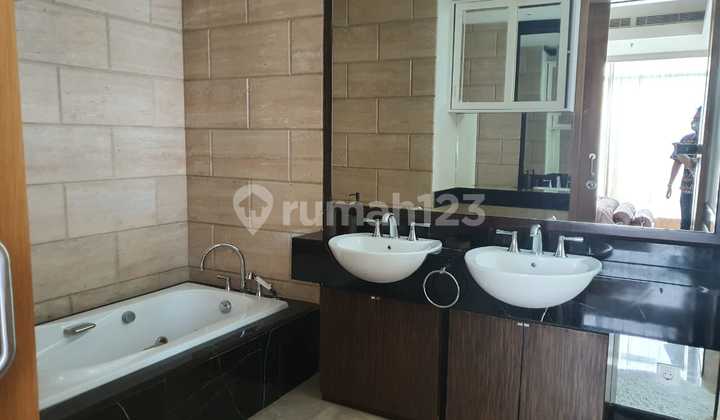 Apartement Kempinsky Residence 2 +1 Bedroms Private Lift Best View Bundaran Hi 2