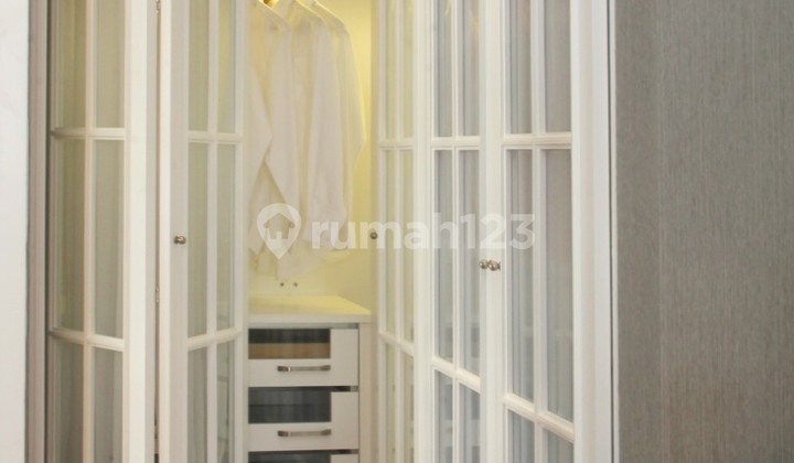 Luxury and fully renovated 3 bedroom at Senopati Suites 2