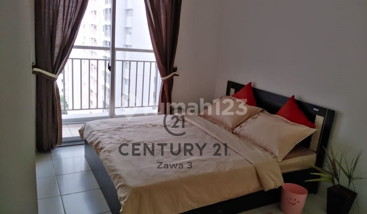 DISEWAKAN Apartement Medit 2 Fully Furnished Lantai sedang, Baru Renovasi Hadap Swimming Pool.