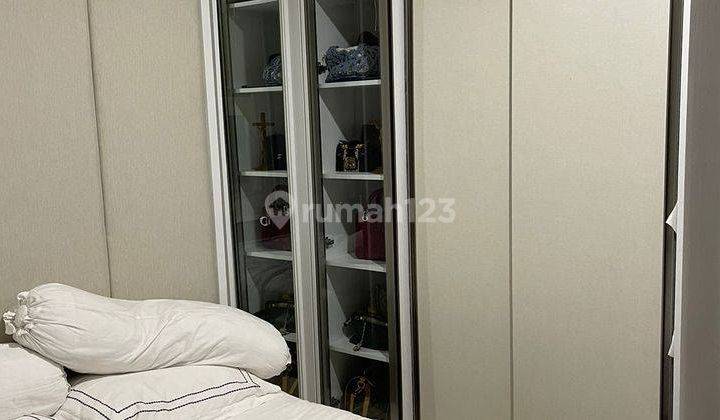 FULL FURNISHED ! Apartemen Gold Coast Honolulu Luas 81 m2 1