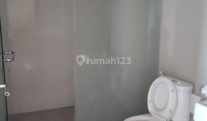 Landmark Residence Tower A Balkon Lebar 8m 2