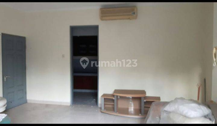 Apartment Crown Court 3 BR Semi Furnished Siap Huni  2