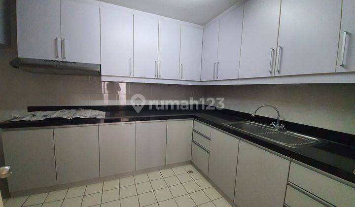 Apartemen Slipi Palmerah Jakbar 3br Semi Furnish Shgb 2