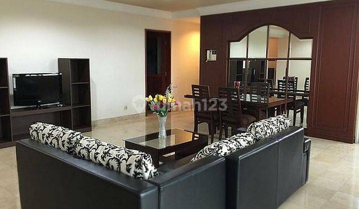 Di Apartemen Nuansa Hijau atau green view Pondok Indah 1