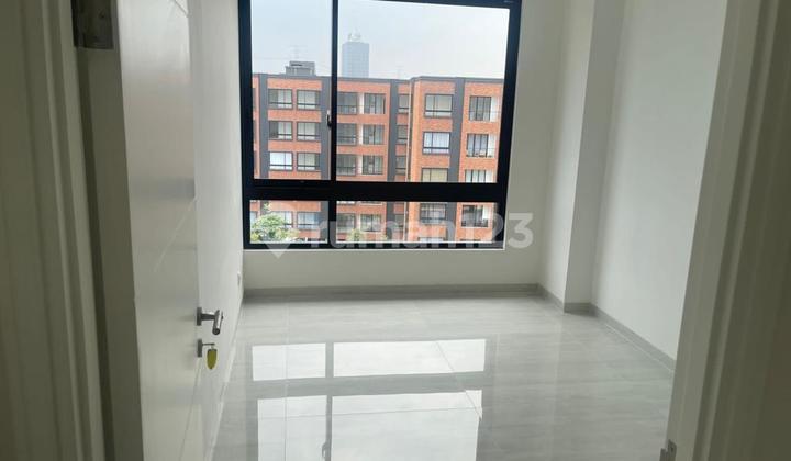 apt. Lloyd - Alam Sutera