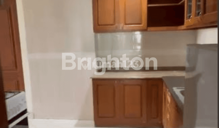 Apartemen Graha Famili 3 BR Bagus 1