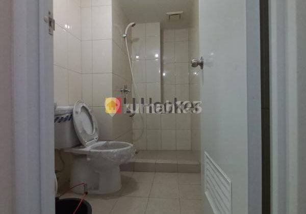 Apartemen Springlake View Pool Di Summarecon Bekasi Jawa Barat 2