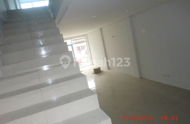 Ruko Rempoa Siap Pakai 3 Lantai Cocok Kantor Area Ciputat Tangsel