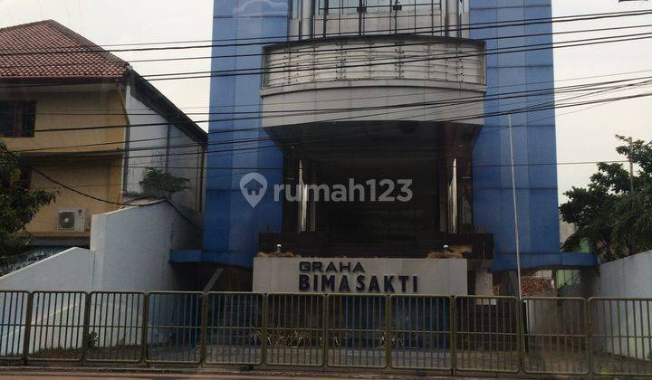 Ruang Usaha Gedung Lokasi Premium Semarang