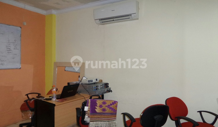 Ready-to-use shop house per floor.