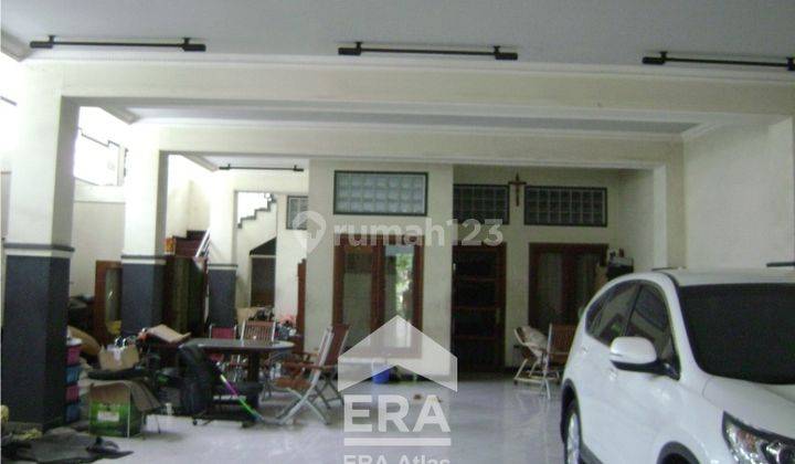 Showroom strategis di jl. Sriwijaya Semarang 1