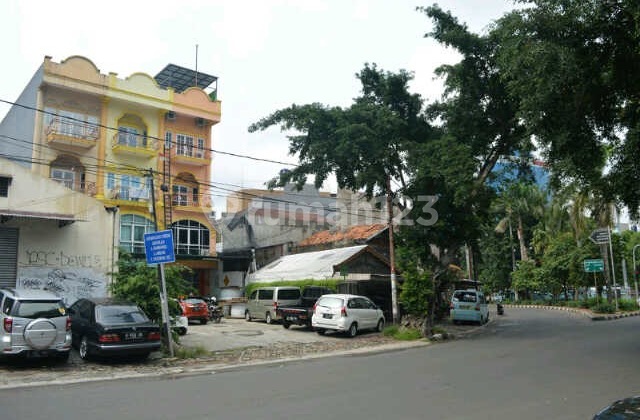 Ruko Cantik Lokasi Strategis Cocok untuk Usaha 2