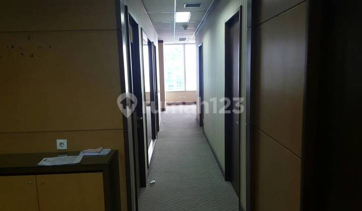 Office building THE EAST Office building THE EAST