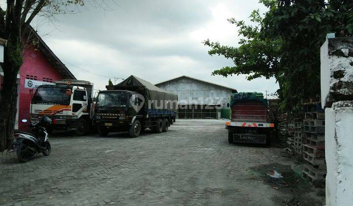 Gudang siap pakai di daerah bebas banjir  1