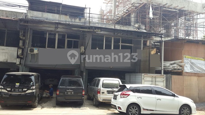 Ruko 2 Gandeng di Muara Karang Blok 9