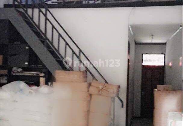 Ruko 2,5 lantai di jalan Thamrin (RT) 1