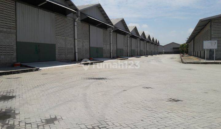 Gudang Siap Pakai Loading Dock Karawang Barat 1